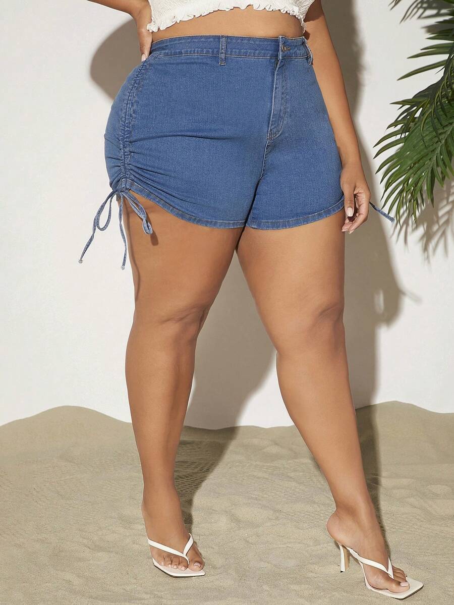 SHEIN CURVE+ Pantalones Cortos De Mezclilla Sexy Con Abertura Lateral Y Cordón Elástico Alto De Cintura Alta De Talla Grande, Azul - Azul - Ver 1