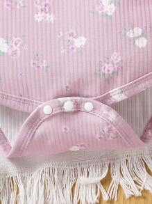 SHEIN Conjunto de ropa de casa de 2 piezas para bebé niña con pelele de manga larga y pantalones largos con diseño floral lindo y ribete de volantes - Multicolor - Ver 3