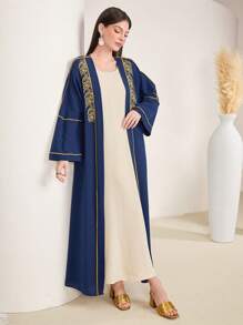 Al Najma 适度全长刺绣和拼接设计蝙蝠袖开襟长袍，穆斯林时尚长袍，适合休闲/节日/聚会/旅行 - 藏蓝色 - 查看 8