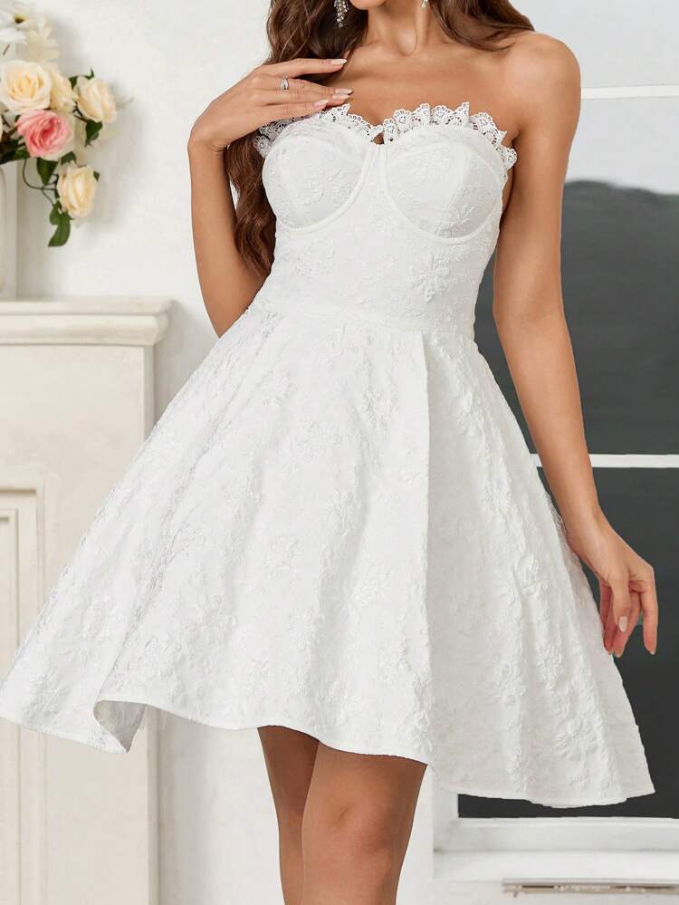 Elegant And Cute Classic White Three-Dimensional Relief Texture Fabric Strapless Lace Fluffy Hem Pleated Decoration Princess Ballet Style Women's Informal Wedding Dress Graduation Season Prom Afternoon Tea Date Party Bridal Shower Cocktail Dress