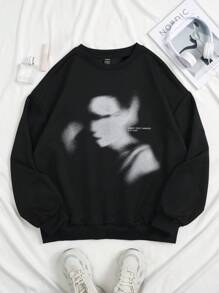 SHEIN EZwear Áo phông in hình chân dung giản dị thoải mái dành cho nữ cỡ lớn có cổ tròn và thiết kế trễ vai - màu đen - Xem 1