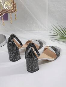 時尚女士厚跟黑色涼鞋,春夏新品,多種穿搭,配有方頭踝帶、露趾、中空後跟和後帶透氣舒適的高跟拖鞋 - 黑色 - 查看 4