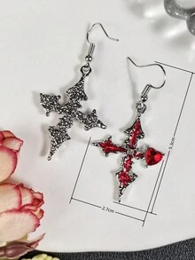 ROMWE Grunge Punk 1對哥德式暗黑和心形鑲嵌鑽石金屬耳環 - 紅色 - 查看 3