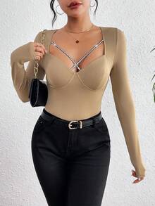 SHEIN Privé 女式閃亮正面鏤空 T 卹 - 卡其色 - 查看 6