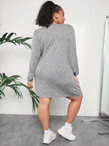 SHEIN CURVE+ V-ausschnitt Kleid Mit Langen Ärmeln In Übergröße - Blau - Übersicht 2