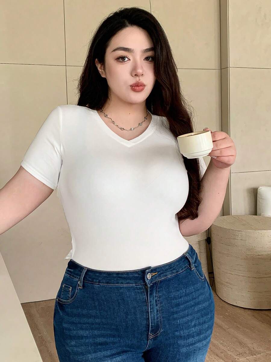 Dazy Plus Áo thun nữ cổ chữ V trơn đơn giản Slim Fit cơ bản - trắng - Xem 1