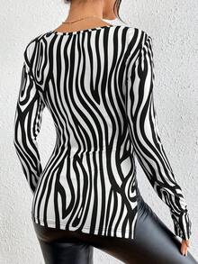 SHEIN Privé Women's Asymmetrical Hem Shoulder Pad T-Shirt With Wavy Design - Black and White - View 2