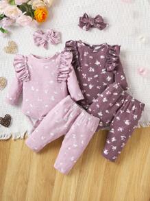 SHEIN Conjunto de ropa de casa de 2 piezas para bebé niña con pelele de manga larga y pantalones largos con diseño floral lindo y ribete de volantes - Multicolor - Ver 1