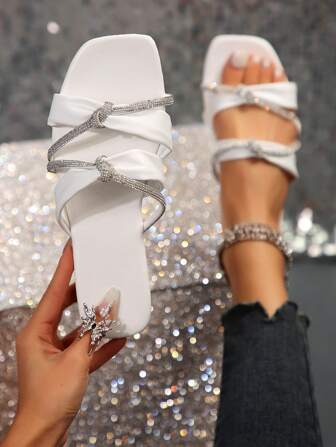 女士时尚透气交叉带水钻装饰平底凉鞋，舒适百搭情人节款