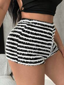 Slaydiva 休閒黑白毛絨條紋緊身短褲 - 黑與白 - 查看 3