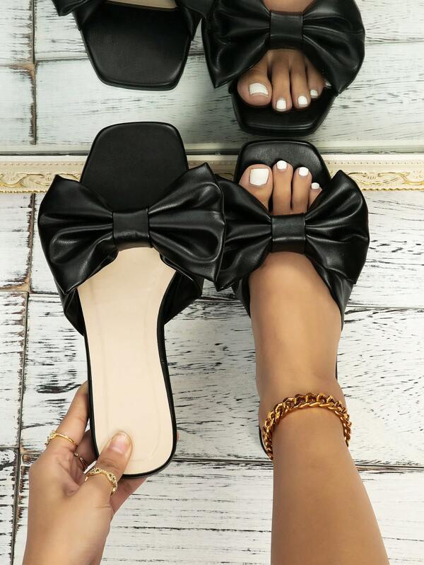 LAUREN WEAL Zapatillas de playa/vacaciones de punta afilada para mujer con estampado de flor blanca y dorada, de diseño minimalista y cómodo