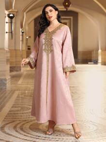 Al Najma 大尺寸拼色刺繡貼花 V 領喇叭袖連身裙 - 粉色 - 查看 4