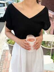 DAZY เสื้อยืด ผู้หญิง สีพื้น คอวี