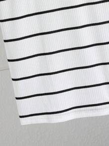 SHEIN 少年男孩寬鬆休閒連帽條紋t恤和短褲套裝 - 淺藍色 - 查看 6