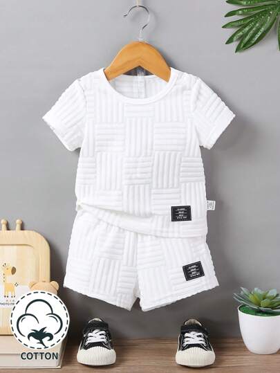 SHEIN Conjunto Casual Para Bebé Niño Que Incluye Camiseta De Manga Corta Con Cuello Redondo Y Shorts