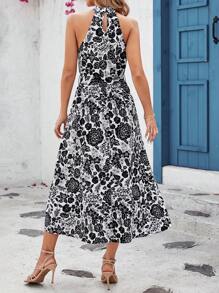 SHEIN Clasi 女士花卉印花露背連衣裙 - 黑與白 - 查看 2