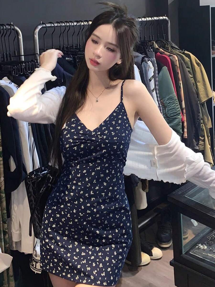 女士碎花吊带连衣裙