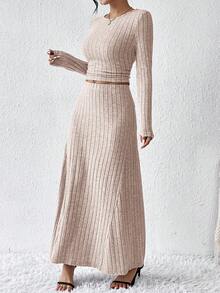 SHEIN Frenchy 女士長袖短版 T 恤和裙子套裝 - 杏色 - 查看 4