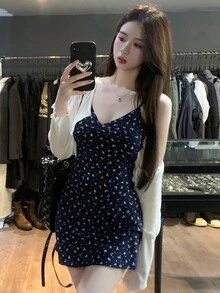 女士碎花吊带连衣裙