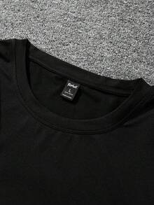 Manfinity EMRG Men's Drop Shoulder Short Sleeve T-Shirt With Printed Pattern - Black - View 3