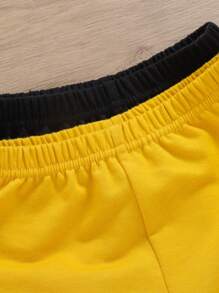 SHEIN 4pcs Baby Boy's Star And Moon Pattern Round Neck Short Sleeve Top With Solid Color Shorts Set - Multicolor - View 3