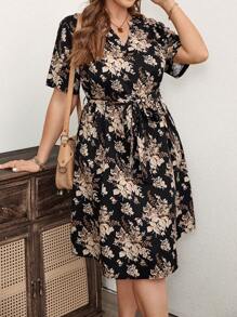 SHEIN Clasi 夏季度假大码花卉印花缺口领连衣裙