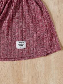 SHEIN 幼兒女孩舒適休閒羅紋紋理字母貼片長袖 T 恤和褲子套裝 - 紅木色 - 查看 3