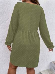 SHEIN Franclia 帶有荷葉邊的大尺碼紋理連衣裙 - 軍綠色 - 查看 2