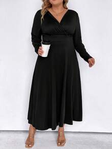 SHEIN LUNE Women's Plus Size Solid Color V-Neck Casual Dress - Black - View 6