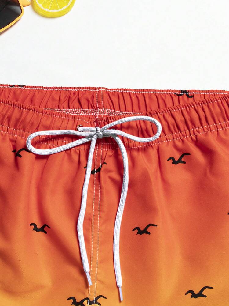 Men's Seagull Print Gradient Color Drawstring Waist Beach Shorts
