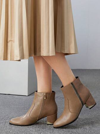 Fashionable Short Boots For Women