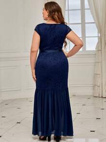MIUSOL Plus Mermaid Hem Lace Bridesmaid Formal Dress - Navy Blue - View 2