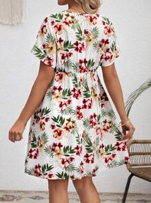 SHEIN 熱帶印花v領孕婦蝙蝠袖短裙 - 白色 - 查看 2