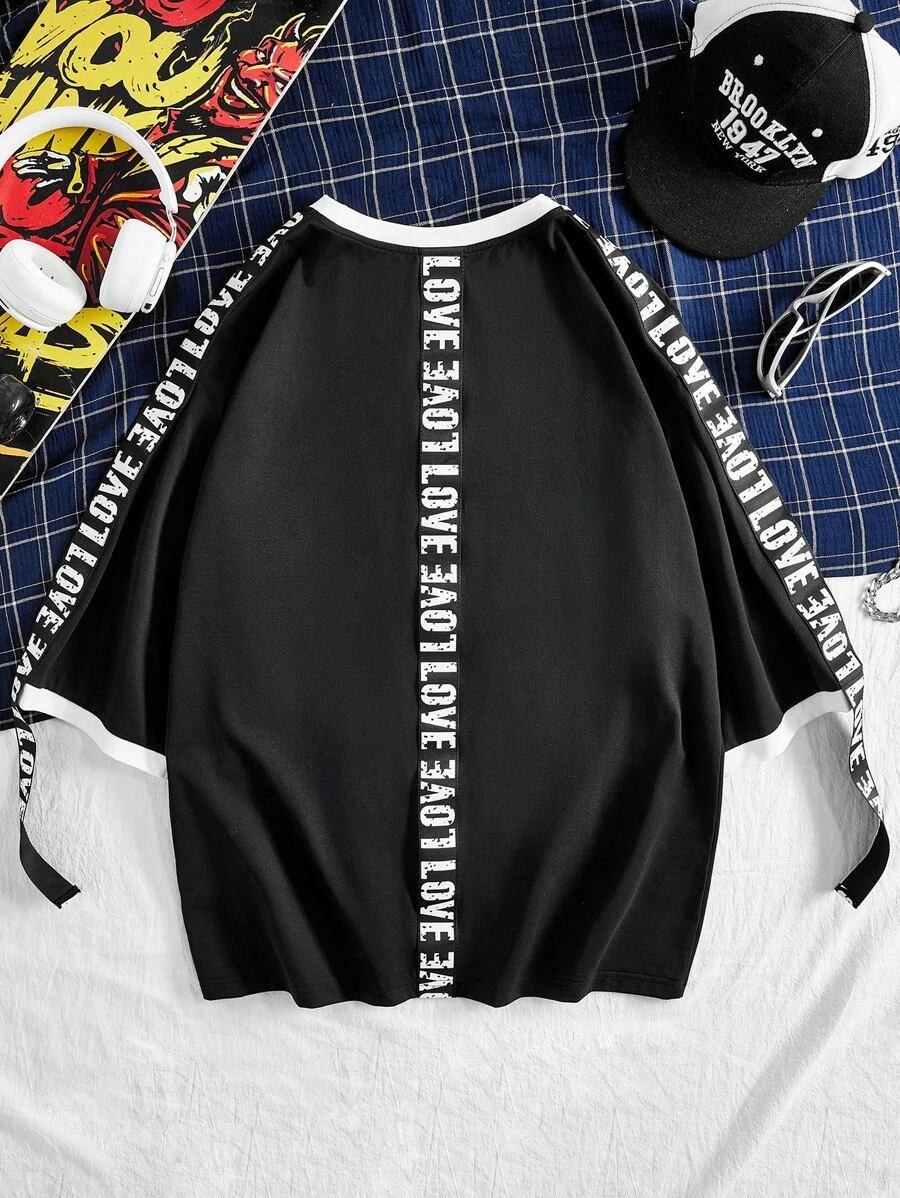 Manfinity RebelGame Loose Fit Men's Casual Knit Crew Neck T-Shirt With Letter Print Design - Black and White - View 1