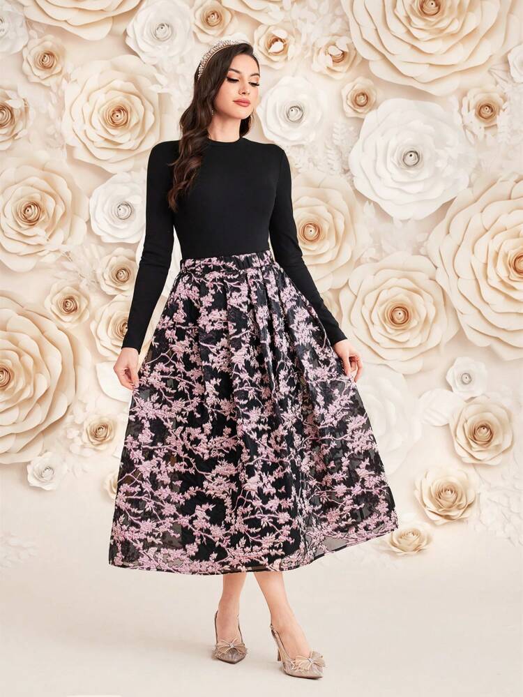 Women's Slim Fit T-Shirt And Printed Skirt Two Pieces Set 2 Pieces Set