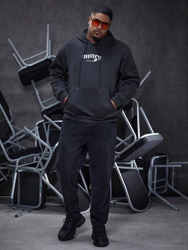 Manfinity LEGND 男裝大尺碼連帽衫,帶有天使圖案和標語,下垂肩設計 - 黑色 - 查看 3