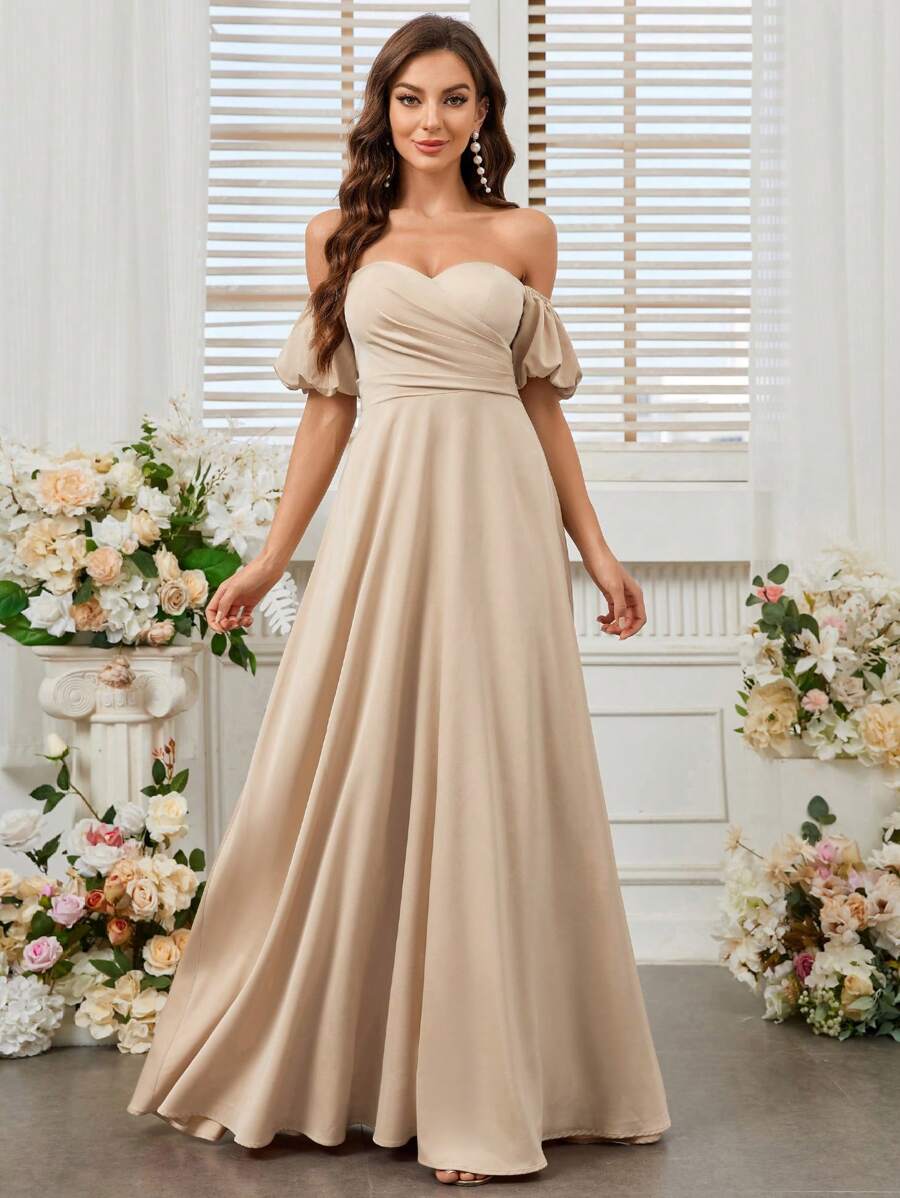 SHEIN Belle 具有露肩、泡泡袖、荷葉邊和飄逸款式的伴娘禮服(成人) - 杏色 - 查看 1