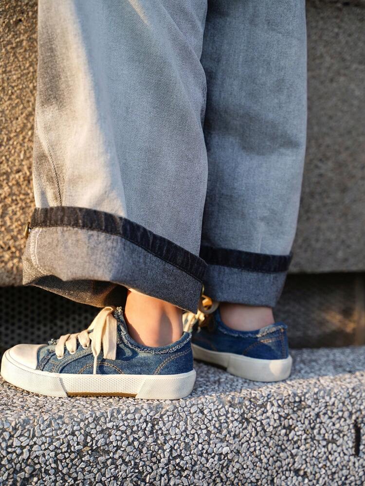 Fashionable And Versatile Street Style Light Blue Washed Canvas Flat Sneakers