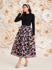 Modelyn Women's Slim Fit T-Shirt And Printed Skirt Two Pieces Set 2 Pieces Set - Multicolor - View 5