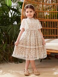 SHEIN Liten Tjejer Stativkrage Broderat Nät Volanger Kort Ärm Klänningar