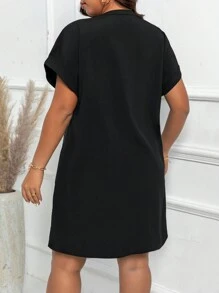 SHEIN Clasi 大码缺口领亮片拼接蝙蝠袖弧形下摆休闲秋千连衣裙，适合夏季 - 彩色 - 查看 2