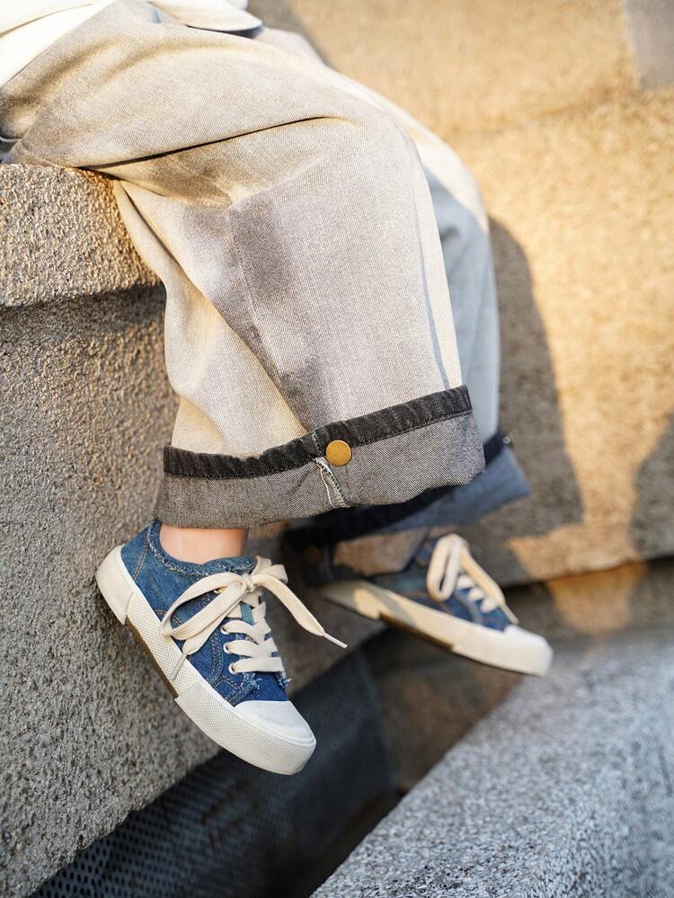 Fashionable And Versatile Street Style Light Blue Washed Canvas Flat Sneakers