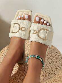 时尚女士金属装饰扣舒适米色平底凉鞋，露趾防滑户外拖鞋，适合街头穿搭和春夏装扮。 - 米色 - 查看 4