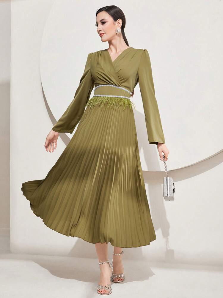 Ladies' Glitter Ribbon Fringe Accented Pleated Hem Dress Long Evening Dresses