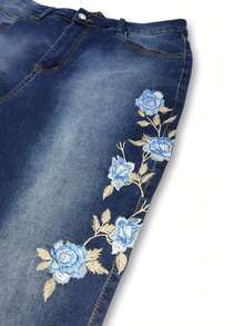 Plus Size Floral Embroidery Slim Fit Jeans, Spring/Summer/Fall, Fashion Personalized