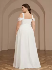 SHEIN Belle Elegancka i romantyczna suknia ślubna w dużym rozmiarze z koronki, haftu, nadruku kwiatowego i szyfonu z dużym rozkloszowanym dołem, ramiączkami spaghetti i bezrękawnikiem w dużym rozmiarze w kolorze białym - Biały - Zobacz 6