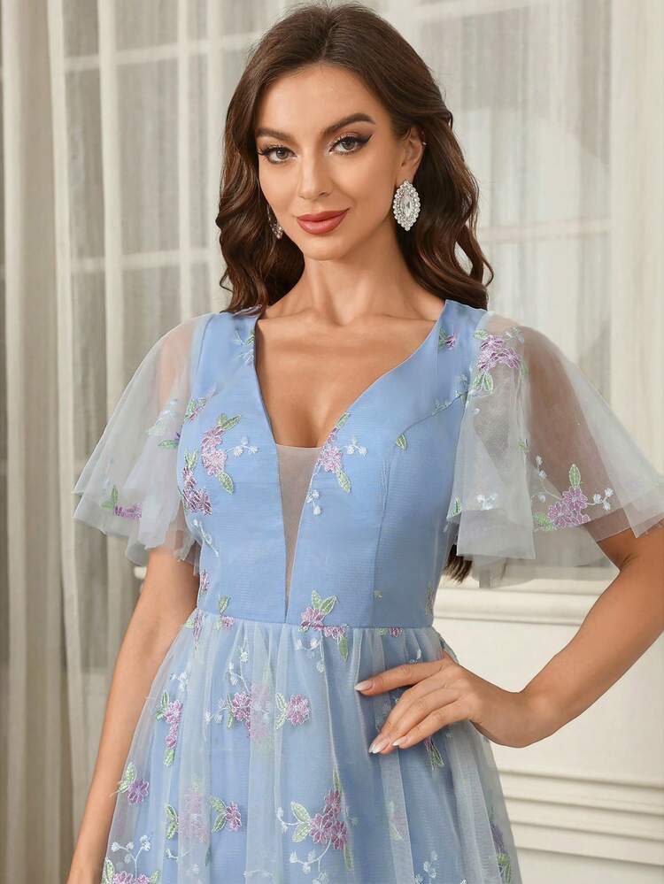 Elegant And Delicate Woman, Soft Light Blue Flower Embroidery, Flowing Mesh, High Waist, Lotus Leaf Sleeves, Deep V Sweetheart Neckline, Gathered A-Shaped Volume, Umbrella Hem, Easter Holiday Season, Mother's Day, Music Festival, Back To School Season, Graduation Season, Prom Party, Date Dinner Dress