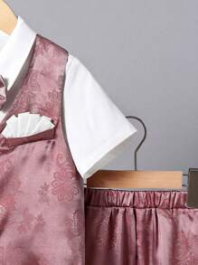 Conjunto de 3 piezas para niños pequeños que incluye chaleco, pantalones y camisa de tela jacquard brillante con patrón sutil