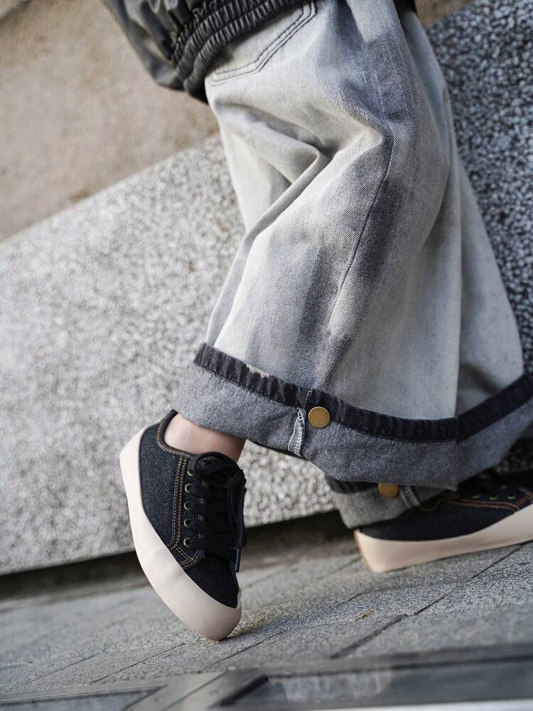 Cool & Fashionable Street Style Flat Lace-Up Boys' Canvas Shoes In Hip-Hop Style