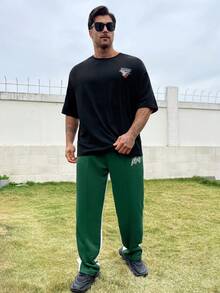 Manfinity Homme 男士大尺碼字母印花斜口袋運動褲 - 墨綠色 - 查看 6